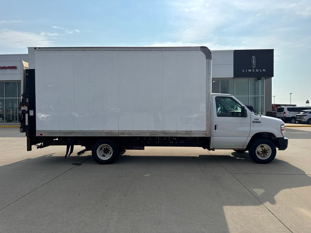 2018 Ford E-350SD Base Cutaway