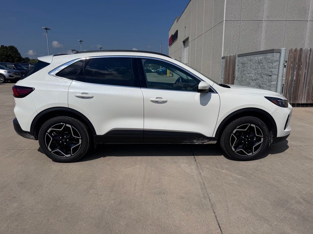 2026 Ford Escape Platinum