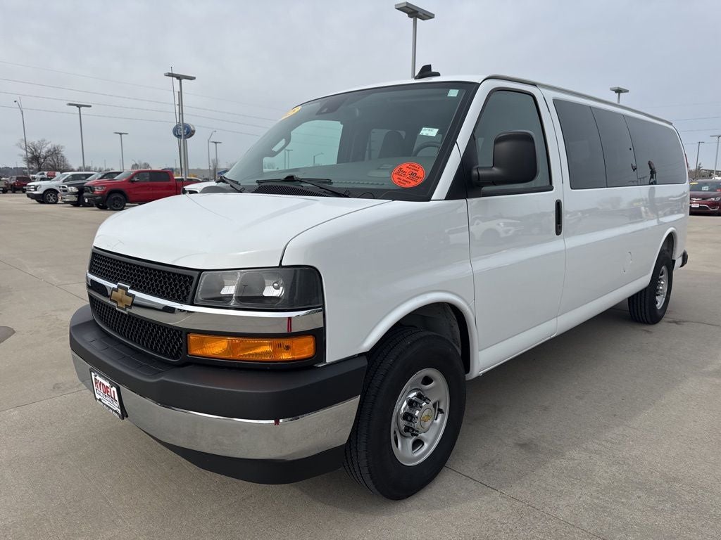 2025 Chevrolet Express 3500 LT Passenger
