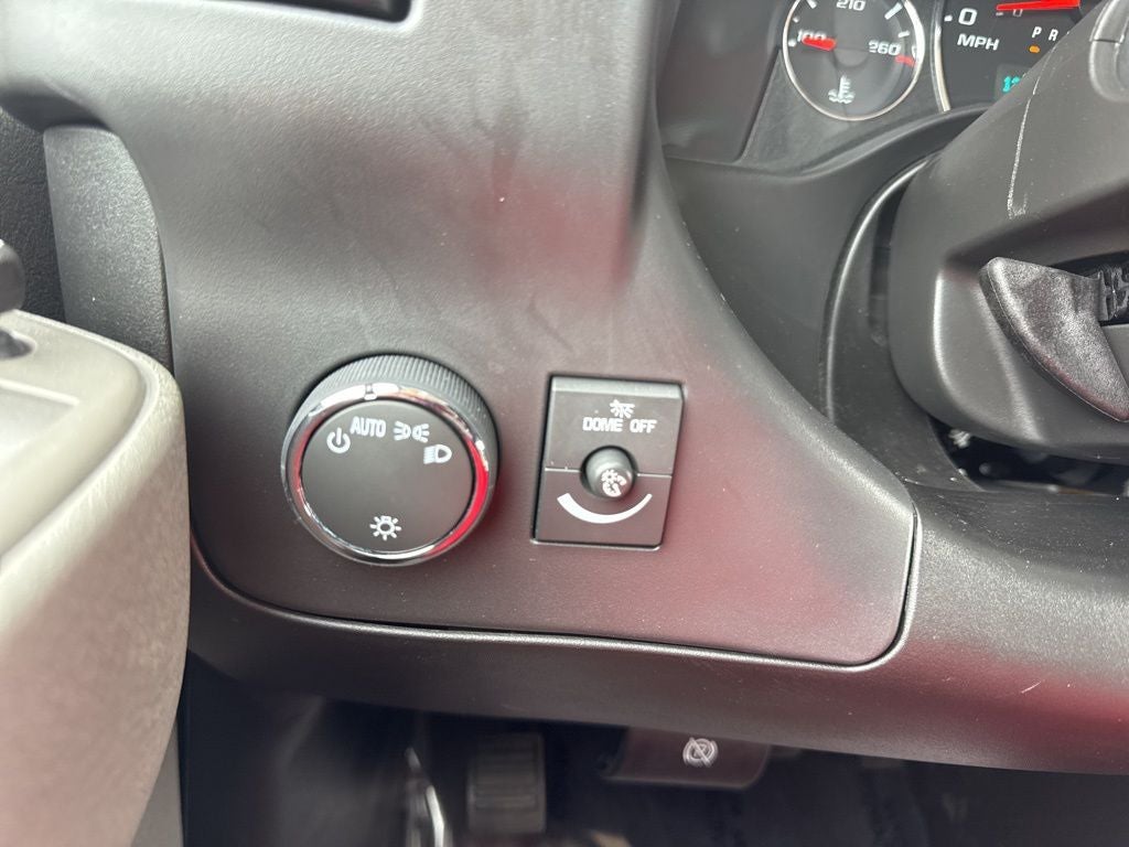 2025 Chevrolet Express 3500 LT Passenger