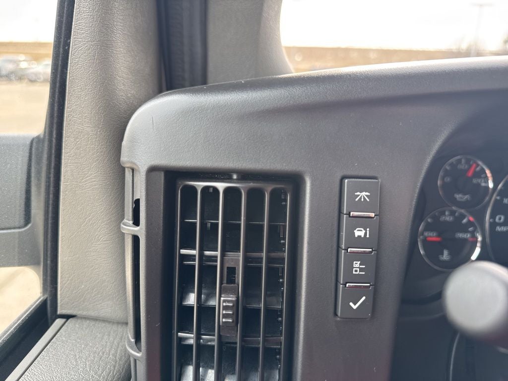2025 Chevrolet Express 3500 LT Passenger
