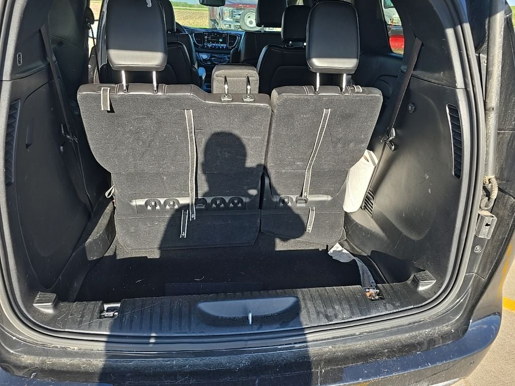 2025 Chrysler Pacifica Select