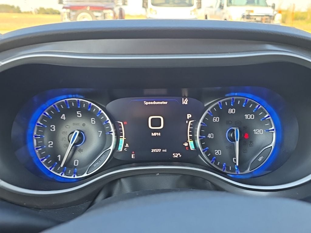 2025 Chrysler Pacifica Select