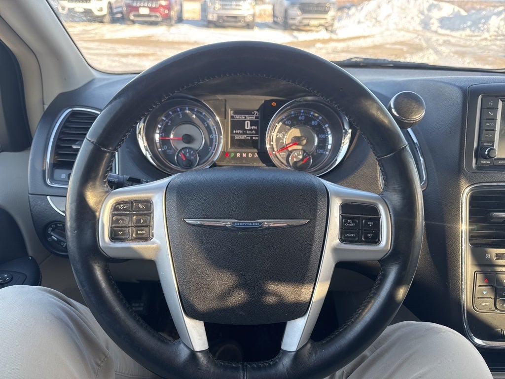 2016 Chrysler Town & Country Touring-L