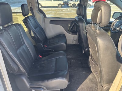 2016 Chrysler Town & Country Touring-L