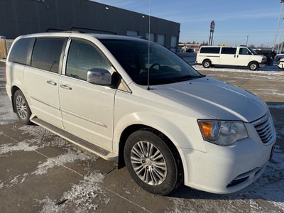 2016 Chrysler Town & Country Touring-L