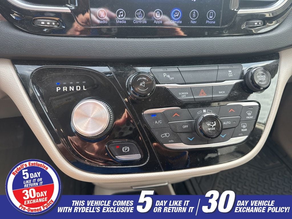 2017 Chrysler Pacifica Touring L Plus