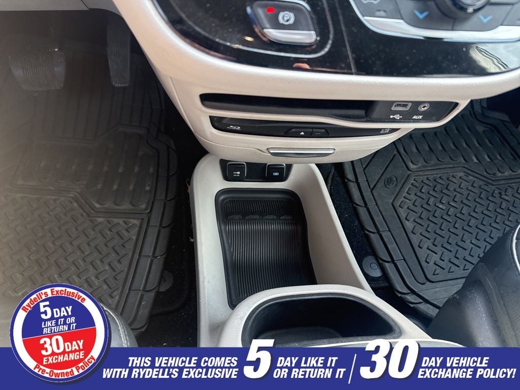 2017 Chrysler Pacifica Touring L Plus