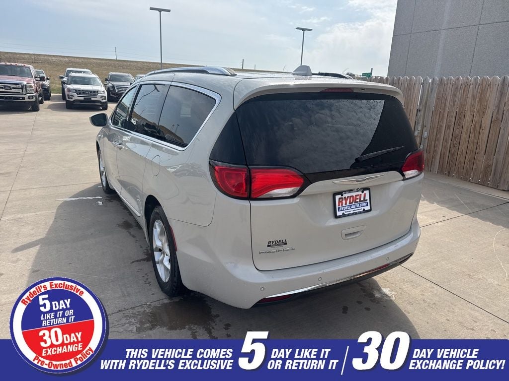 2017 Chrysler Pacifica Touring L Plus