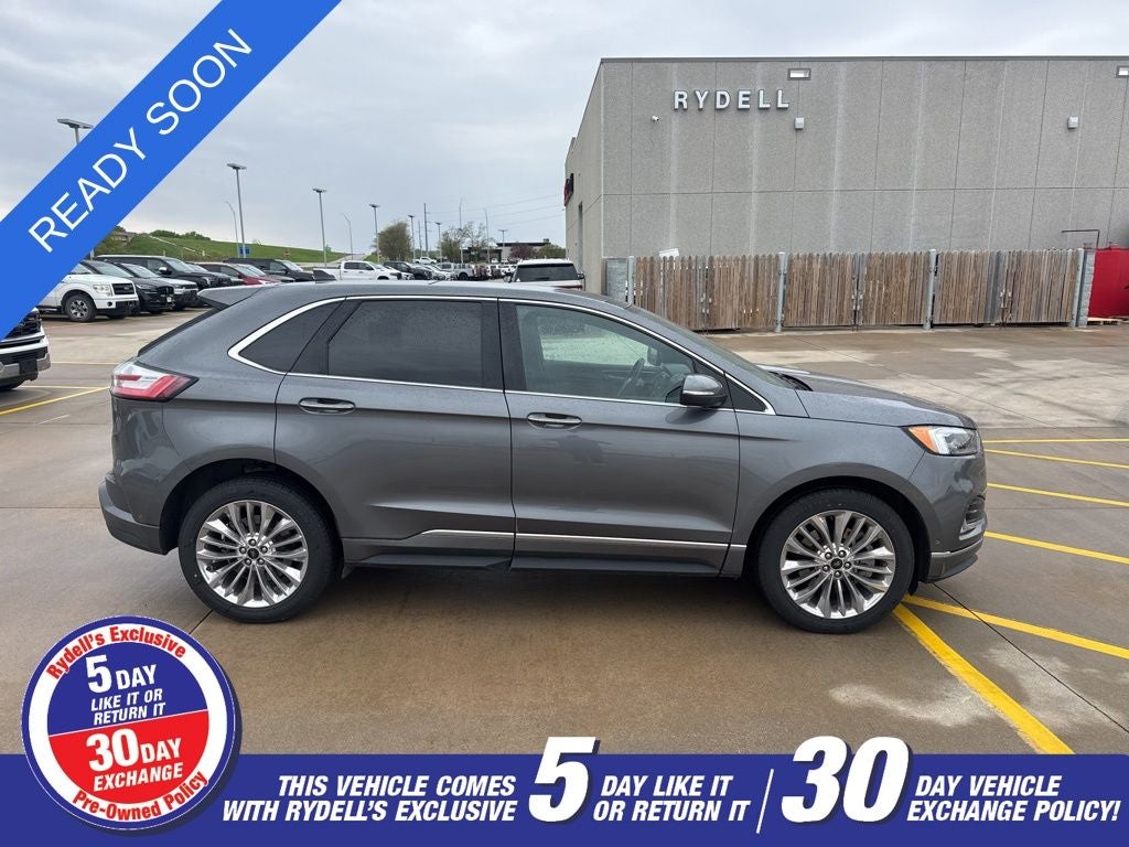 2022 Ford Edge Titanium