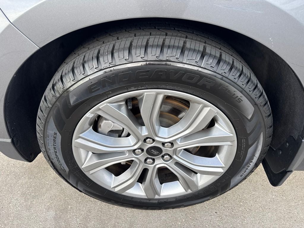 2023 Ford Edge Titanium