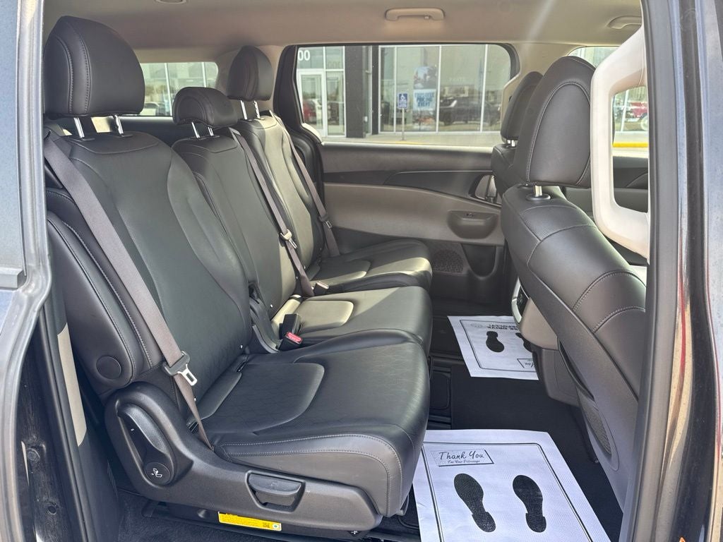 2025 Kia Carnival LXS