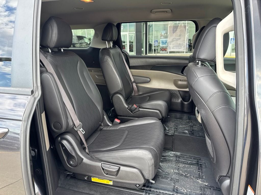 2025 Kia Carnival LXS